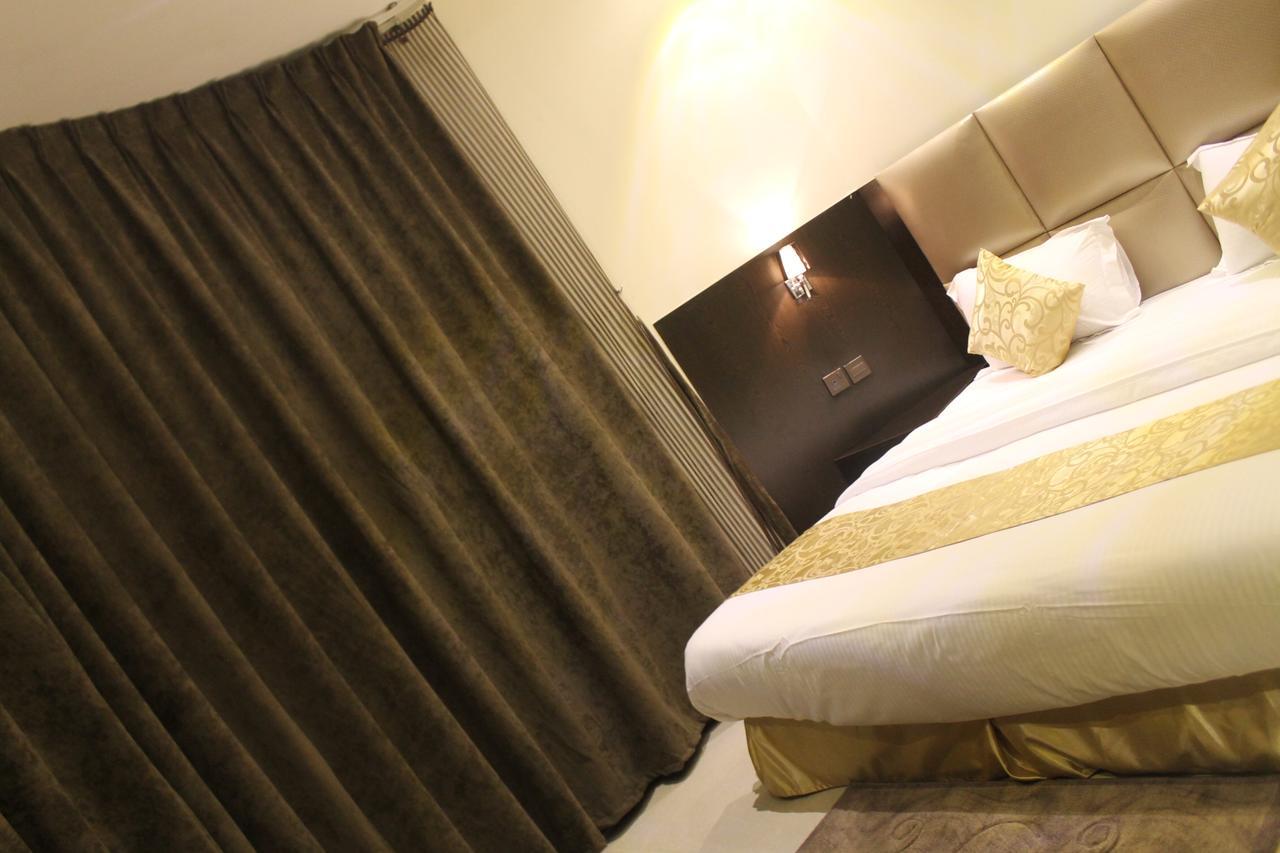 فندق دولف الرياض شارع العمرة Doolv Hotel Bagian luar foto